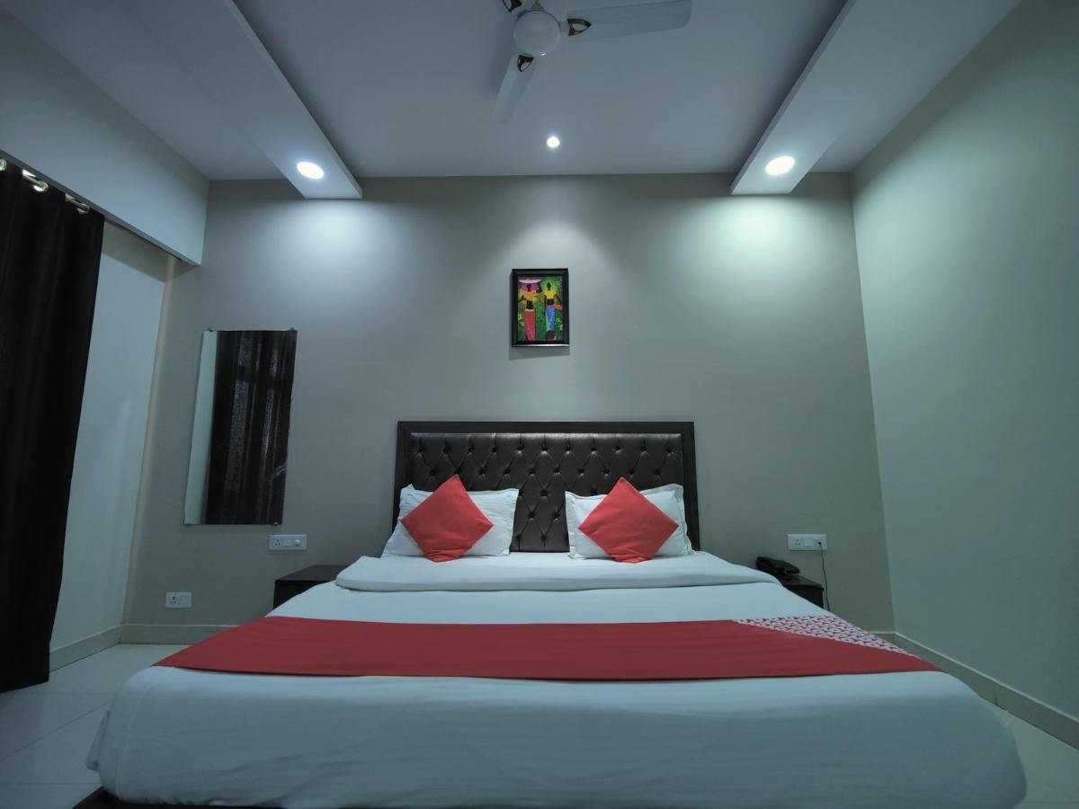 Kailash Mansarovar And Banquet Hall Bareilly Exteriör bild